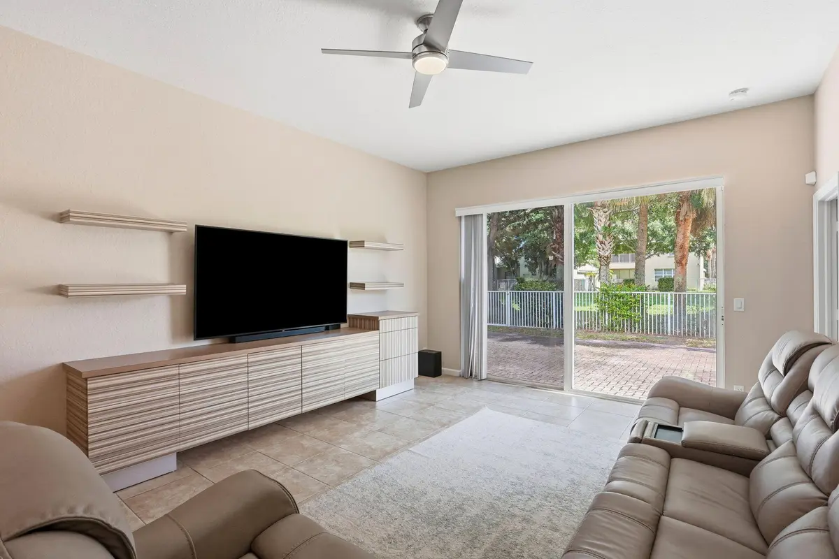 family room at 375 BERENGER Walk, Royal Palm Beach