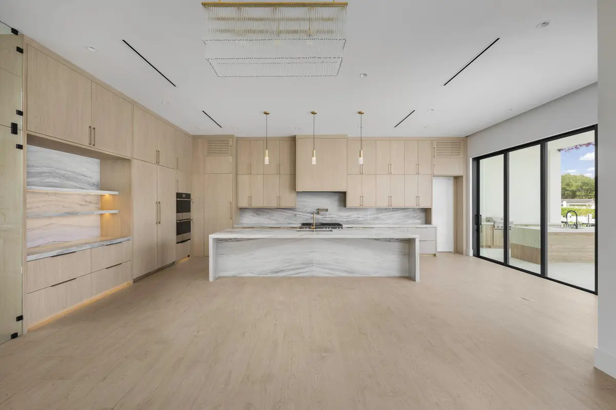 2921 dining-straight-shot-to-kitchen-sRG at 2921 NE 23RD Street, Pompano Beach