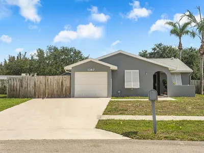 1367 ELMBANK Way, Royal Palm Beach – Single Family Residence for sale