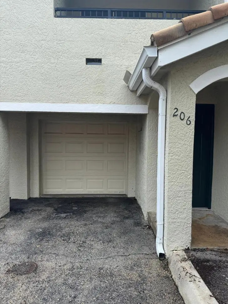 garage 2 at 128 SW PEACOCK Boulevard 15-206, Port St. Lucie