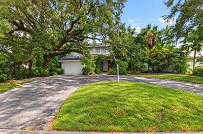 1135 SW 20th Street, Boca Raton – Single Family Residence for sale