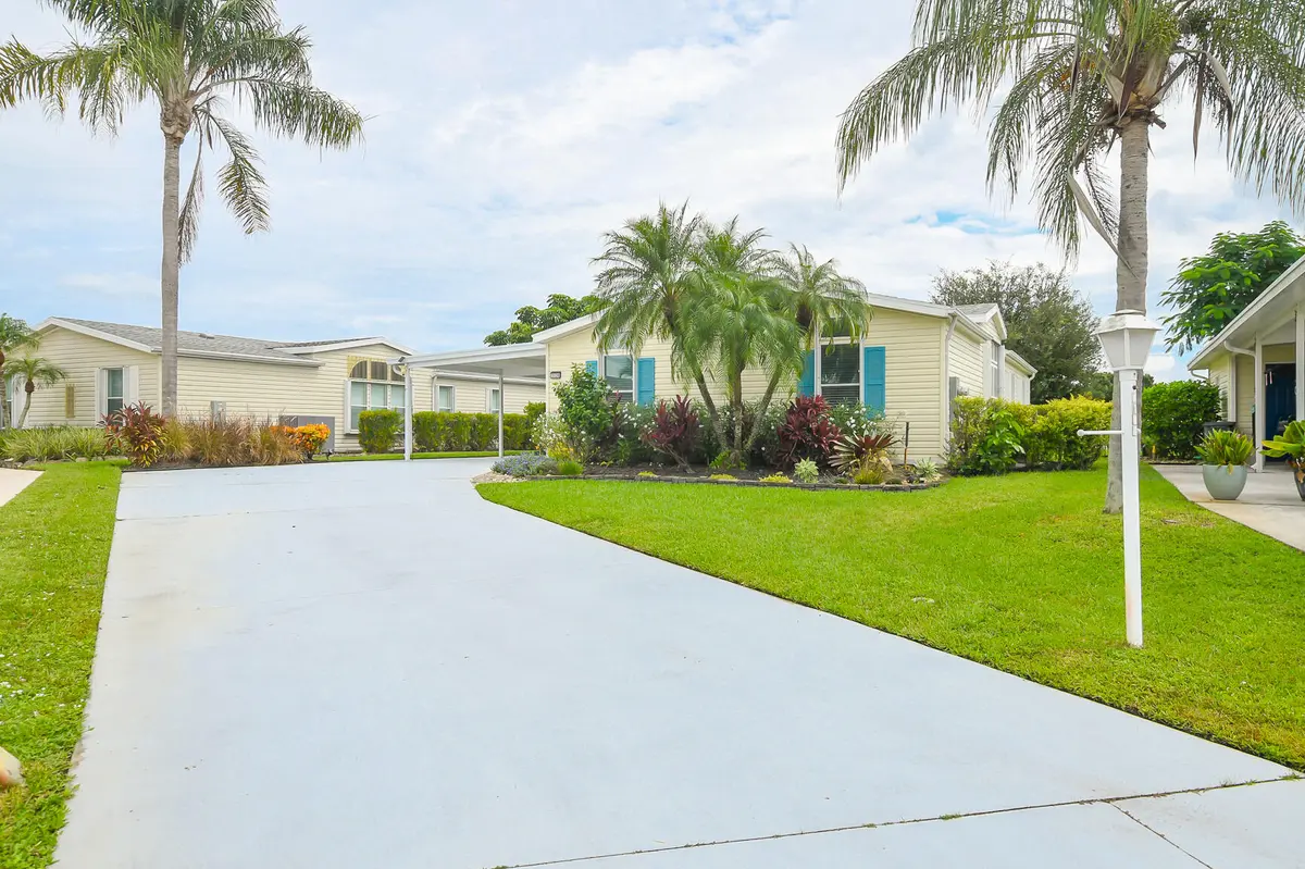 Driveway at 3128 Palm Warbler Court, Port St. Lucie