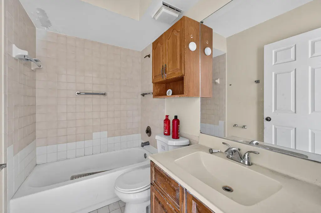 101226-256 at 7625 CANAL Drive, Lake Worth