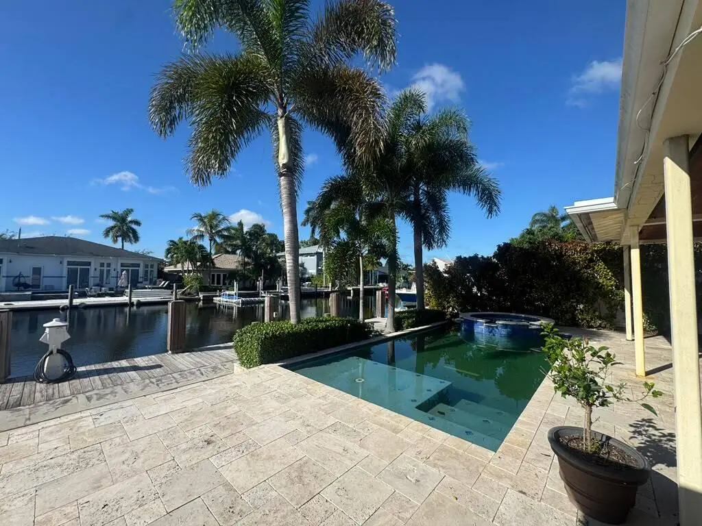 833e9692-7e48-47ec-afa5-b098991111bd at 330 SE 10TH Street, Pompano Beach