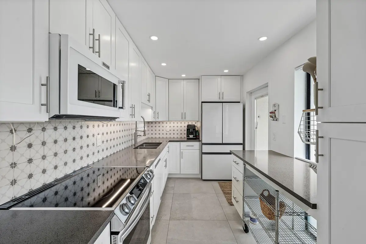 Kithen at 4275 B Quail Ridge Drive Sandpiper, Boynton Beach