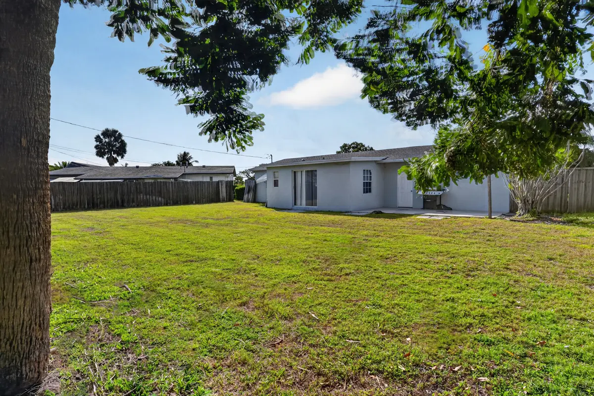 Large Backyard at 760 Cinnamon Road, North Palm Beach