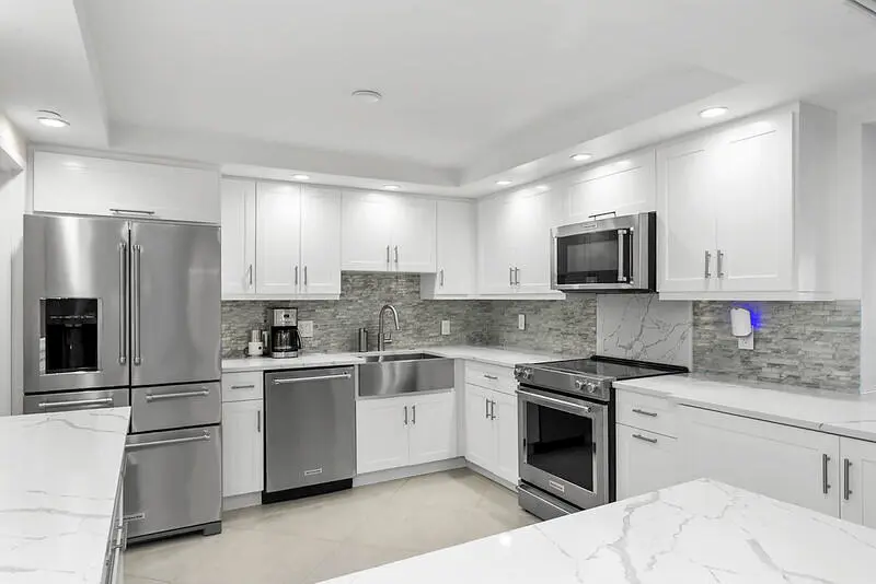 i-CnvkMQF-L at 1360 S Ocean Boulevard 907, Pompano Beach