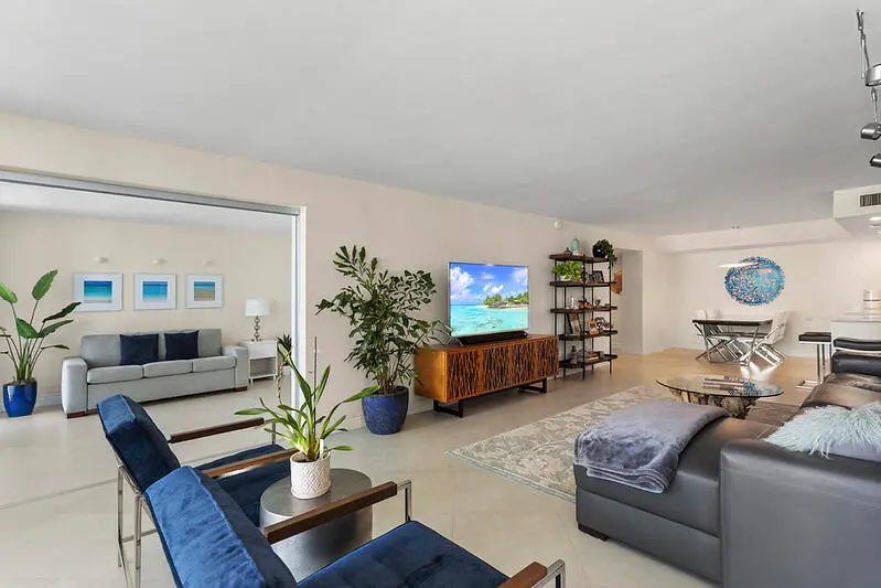 i-dcvfZTZ-L at 1360 S Ocean Boulevard 907, Pompano Beach