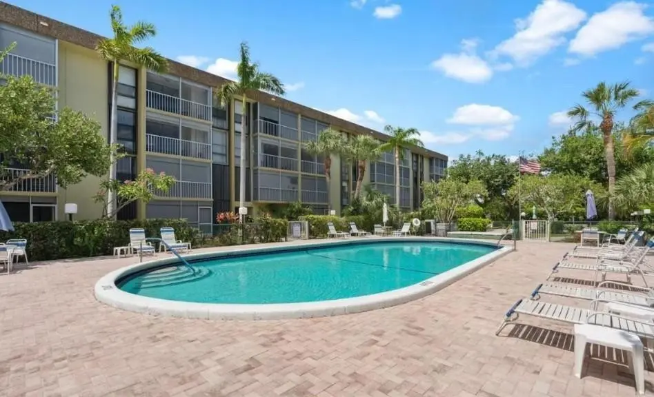 Photo 4 at 367 S FEDERAL Highway C321, Deerfield Beach