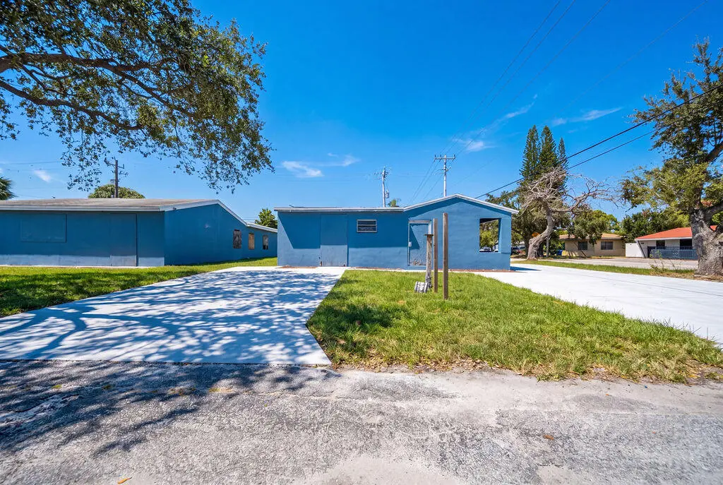 britholly2 at 1900 N 66TH Avenue, Hollywood