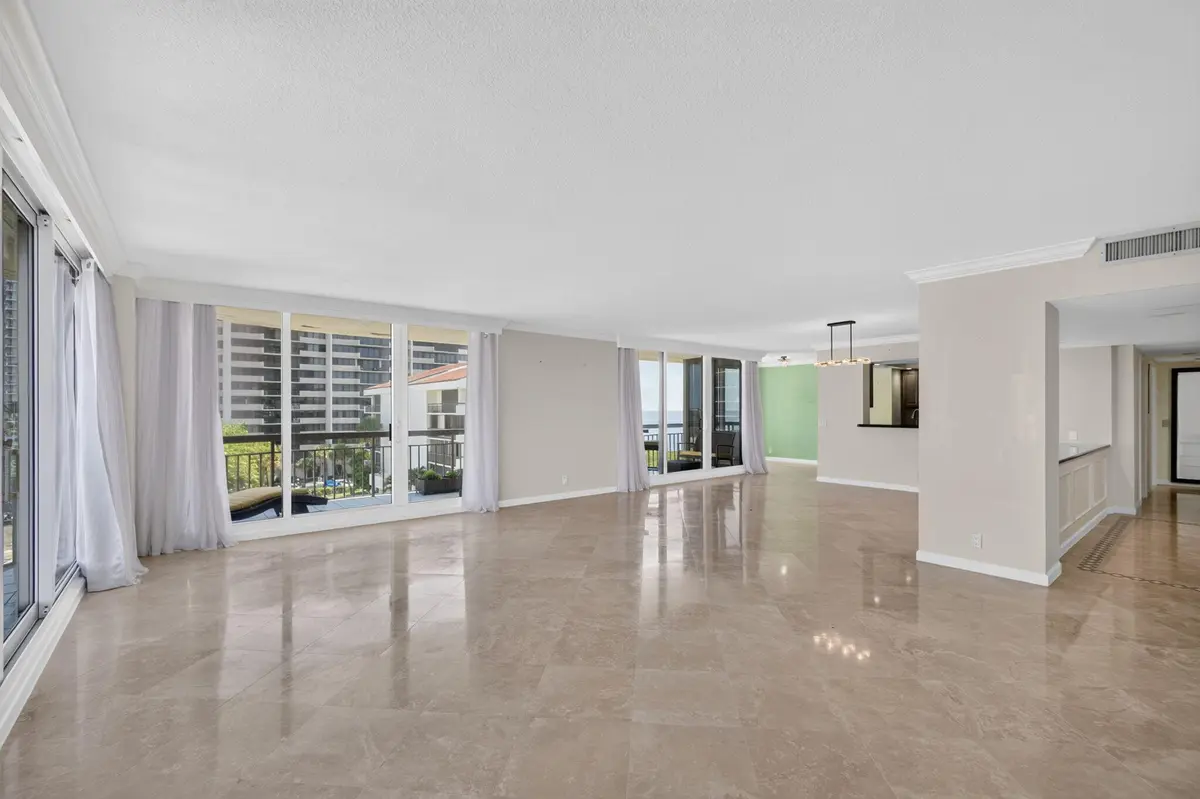 4-web-or-mls-5D1A6024 at 4000 N OCEAN Drive 403, Singer Island