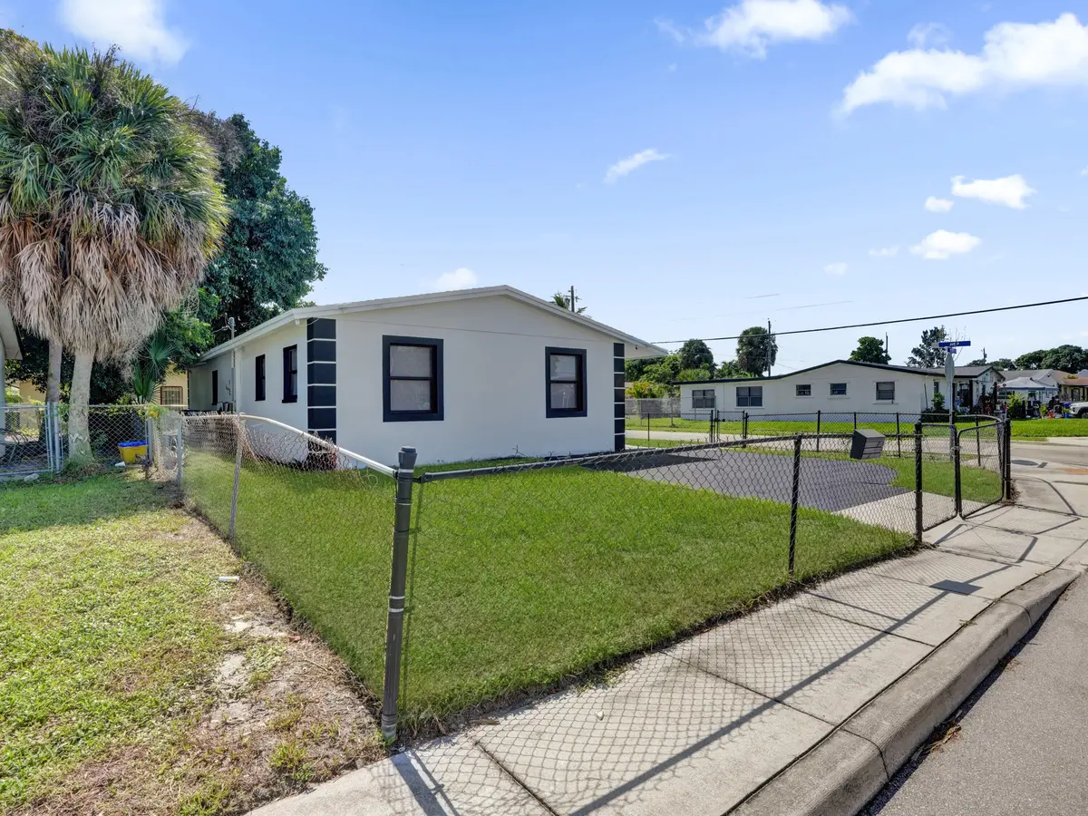 7-print-DSC07083 at 1259 W 26th Street, West Palm Beach