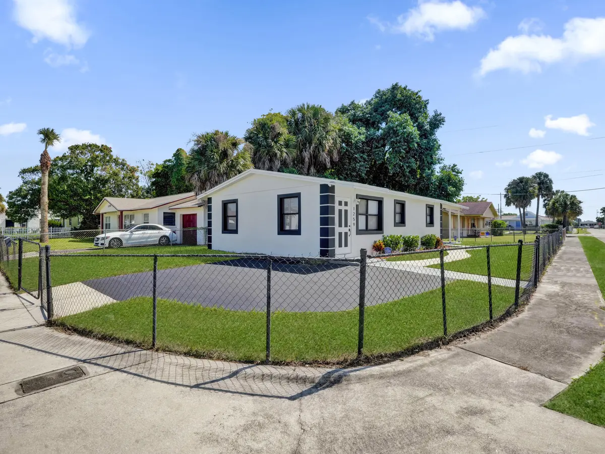 10-print-DSC07092 at 1259 W 26th Street, West Palm Beach
