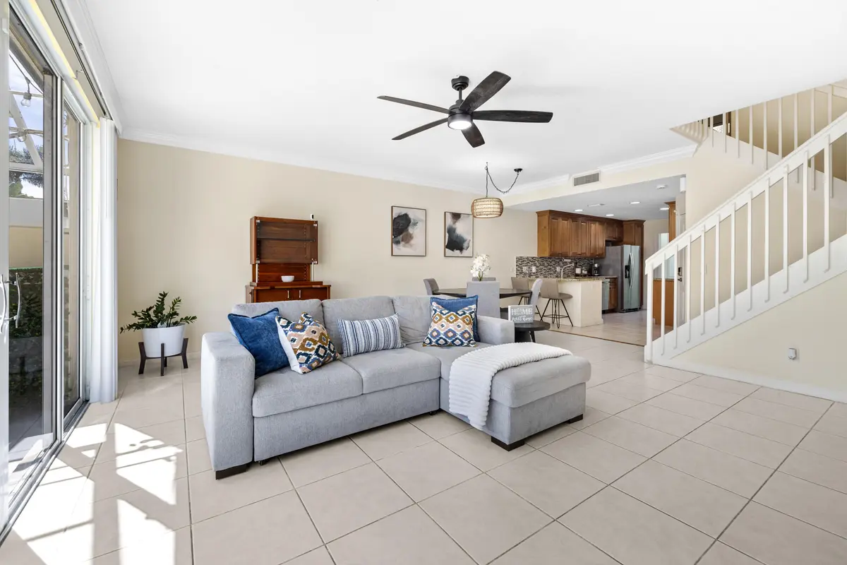 Living room at 154 SANTA BARBARA Way, Palm Beach Gardens