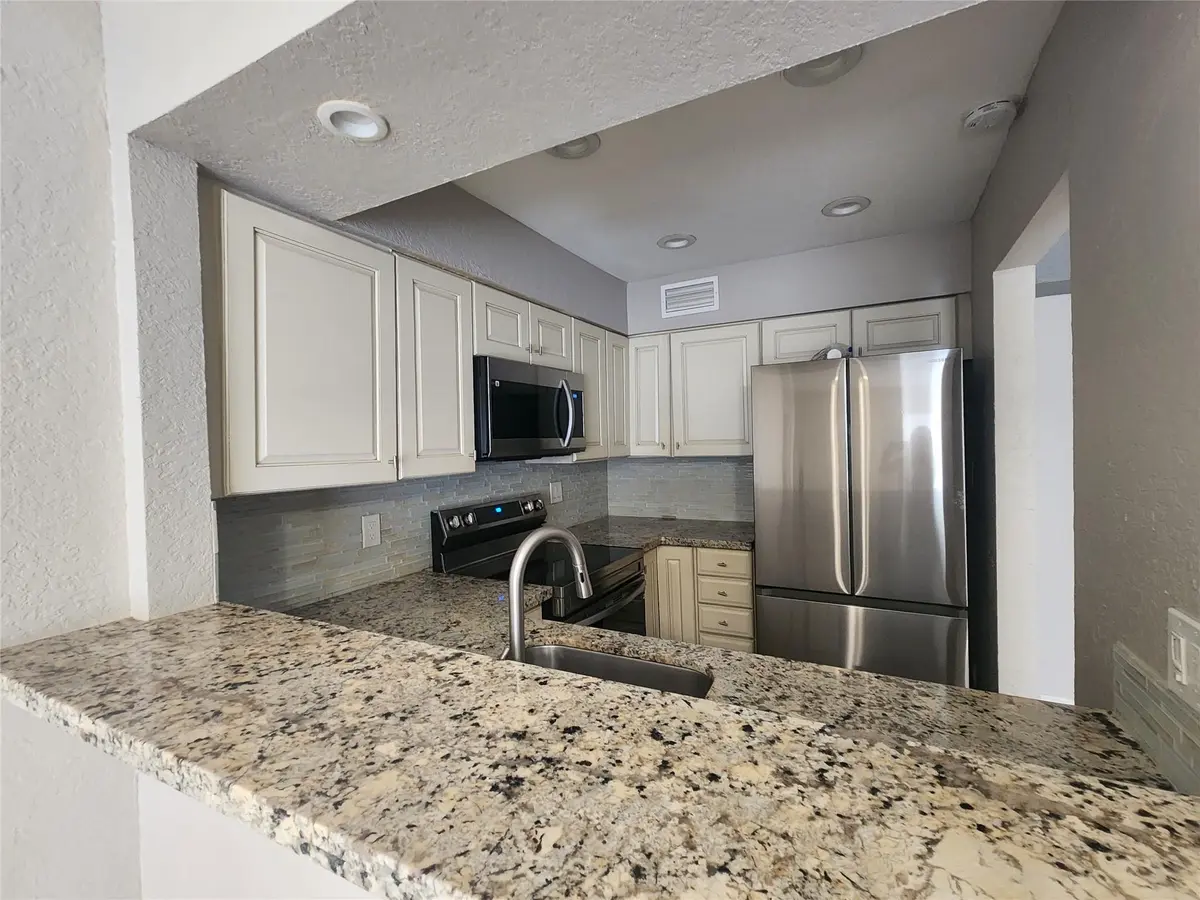 Photo 4 at 501 SE 8th Street, Deerfield Beach