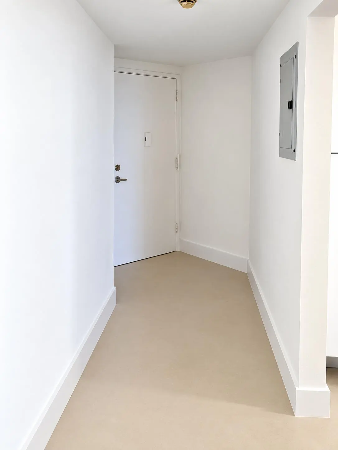 Polished real estate interior at 19380 COLLINS Avenue 516, Sunny Isles Beach