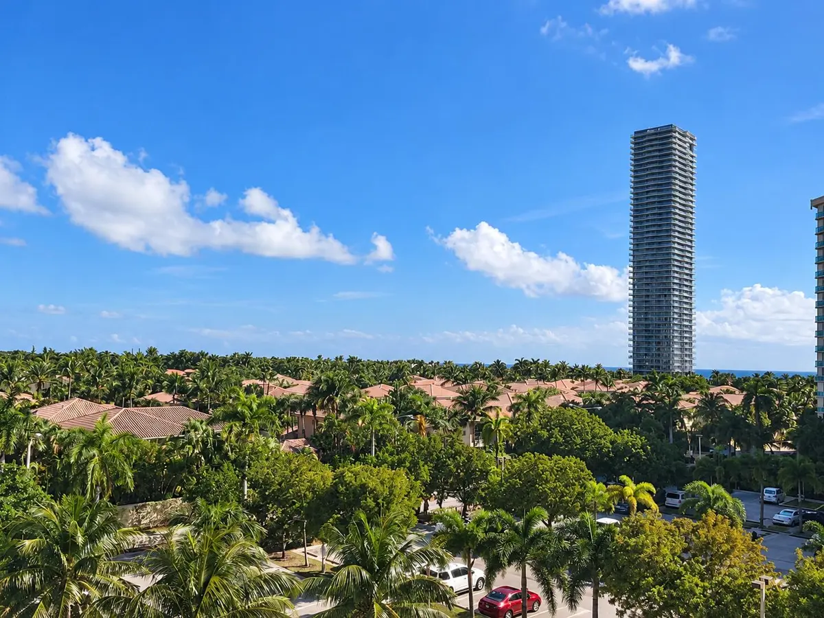 Natural-light real estate interior at 19380 COLLINS Avenue 516, Sunny Isles Beach