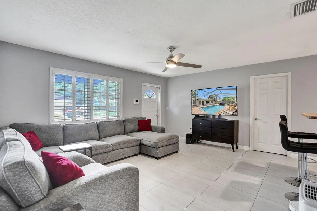 Entry at 2359 Holly Lane, Palm Beach Gardens
