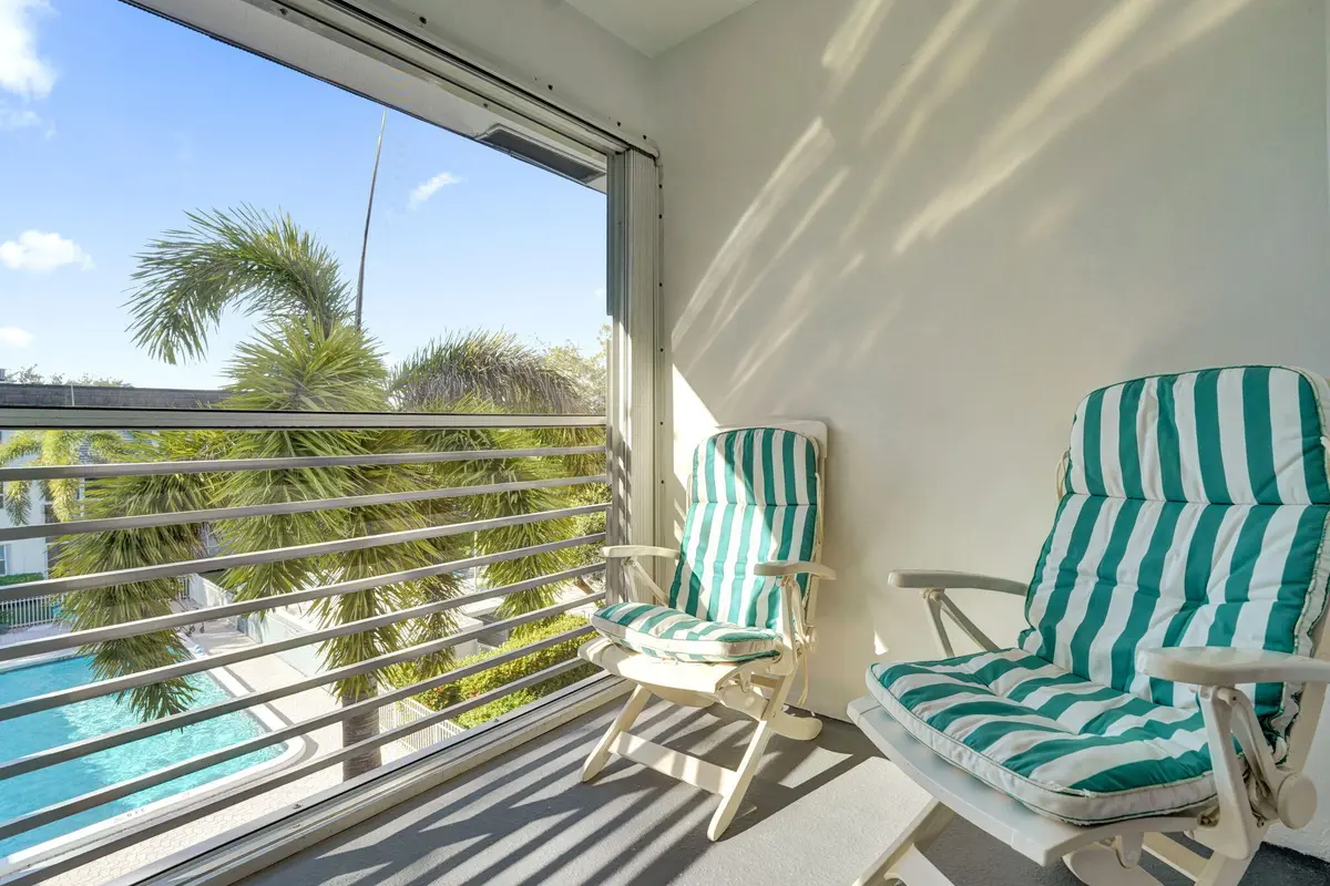 36-web-or-mls-DSC00284 at 1501 S OCEAN Boulevard 306, Lauderdale-By-The-Sea