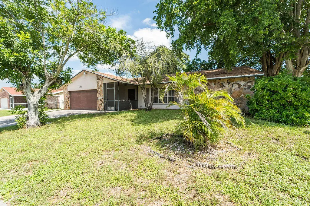 4718BluePineCircle-4 at 4718 Blue Pine Circle, Greenacres