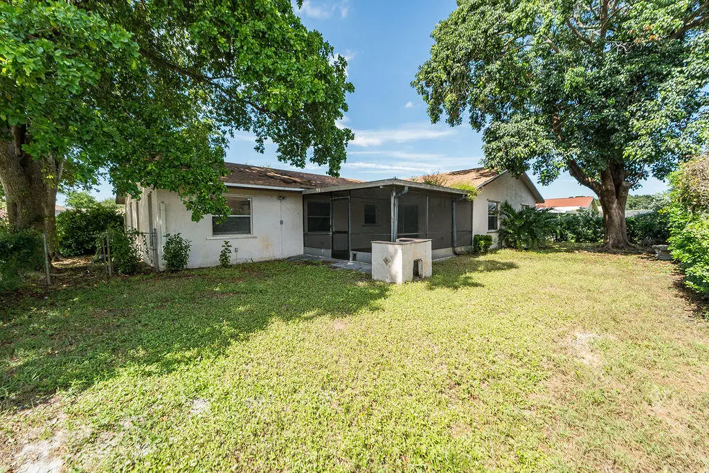 4718BluePineCircle-5 at 4718 Blue Pine Circle, Greenacres