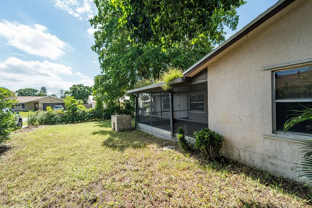 4718BluePineCircle-7 at 4718 Blue Pine Circle, Greenacres