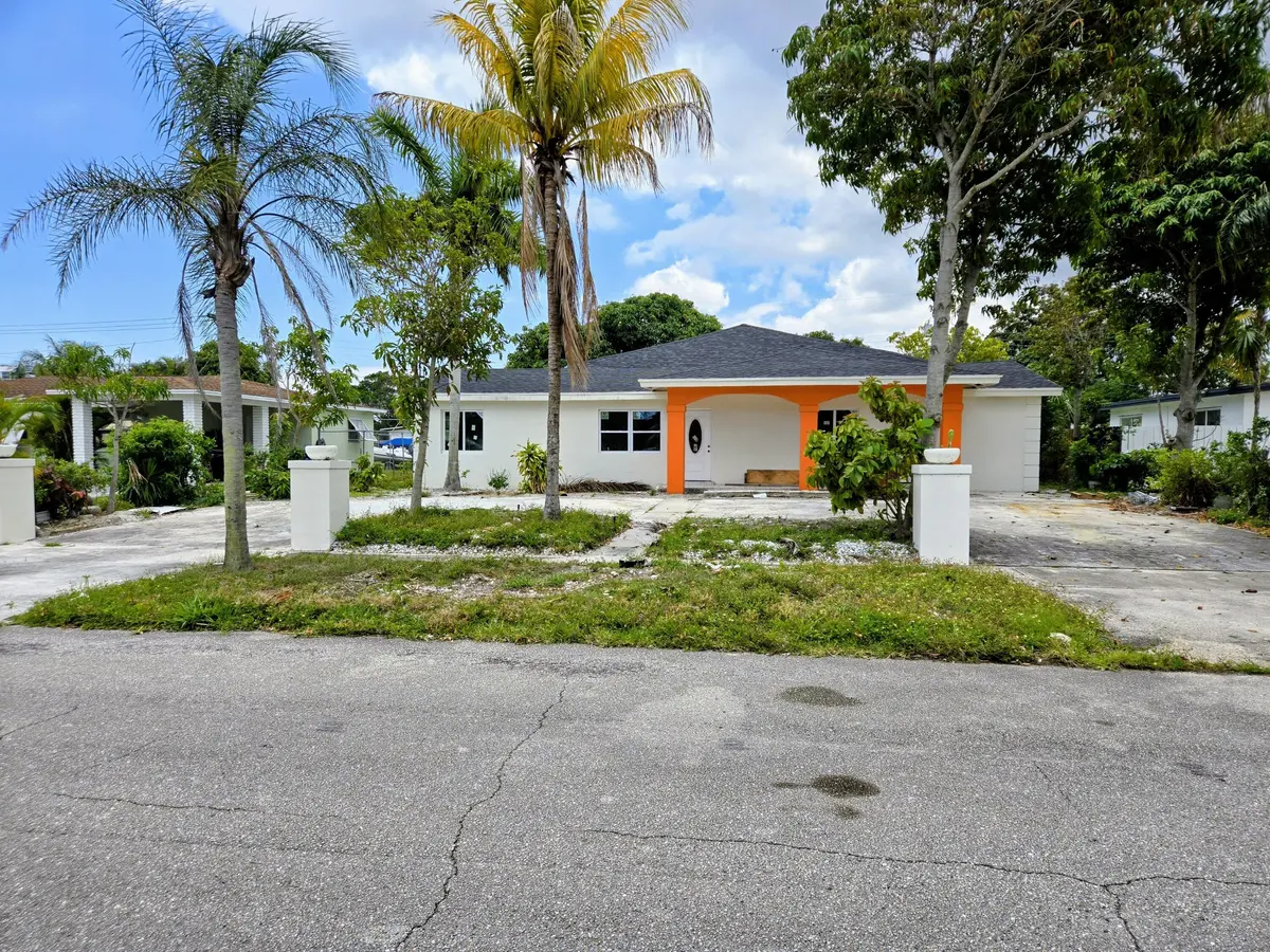 Picture of 424 E Ilex at 424 E ILEX Drive, Lake Park