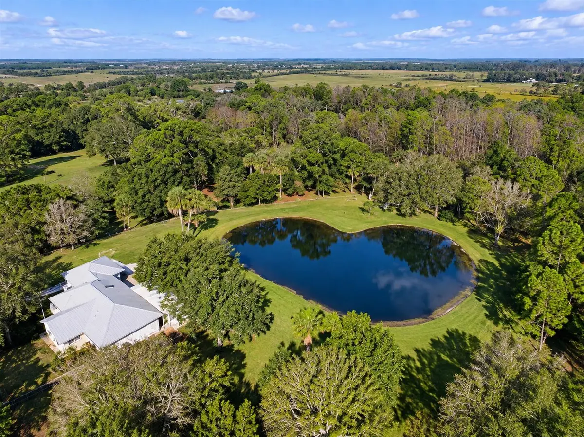 House & Pond at 14325 101st Street, Fellsmere