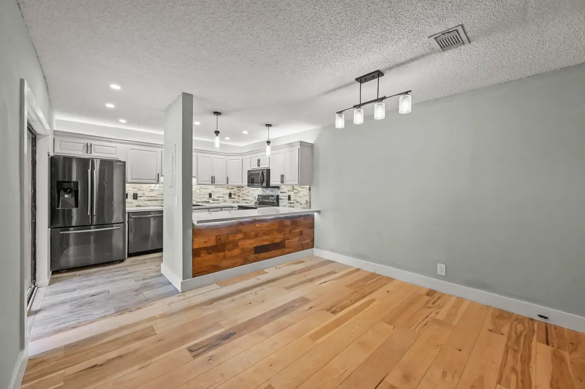Kitchen at 301 MIRAMAR Lane C1, Palm Beach Gardens