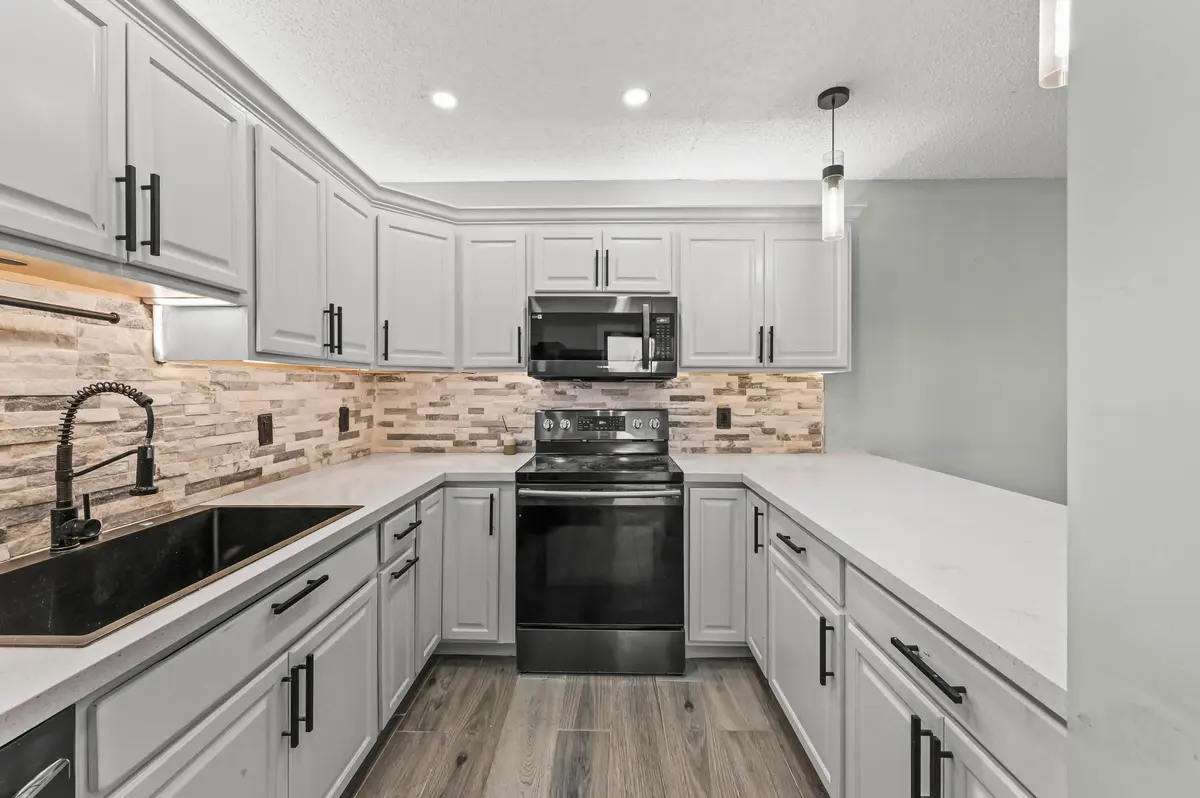 Kitchen at 301 MIRAMAR Lane C1, Palm Beach Gardens