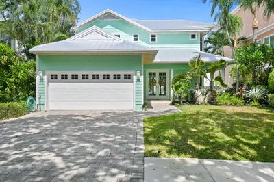 104 Intracoastal Circle, Tequesta – Single Family Residence for sale