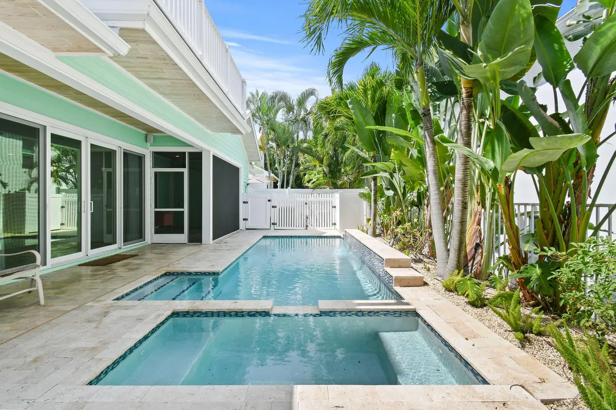 104IntracoastalCir(66) at 104 Intracoastal Circle, Tequesta