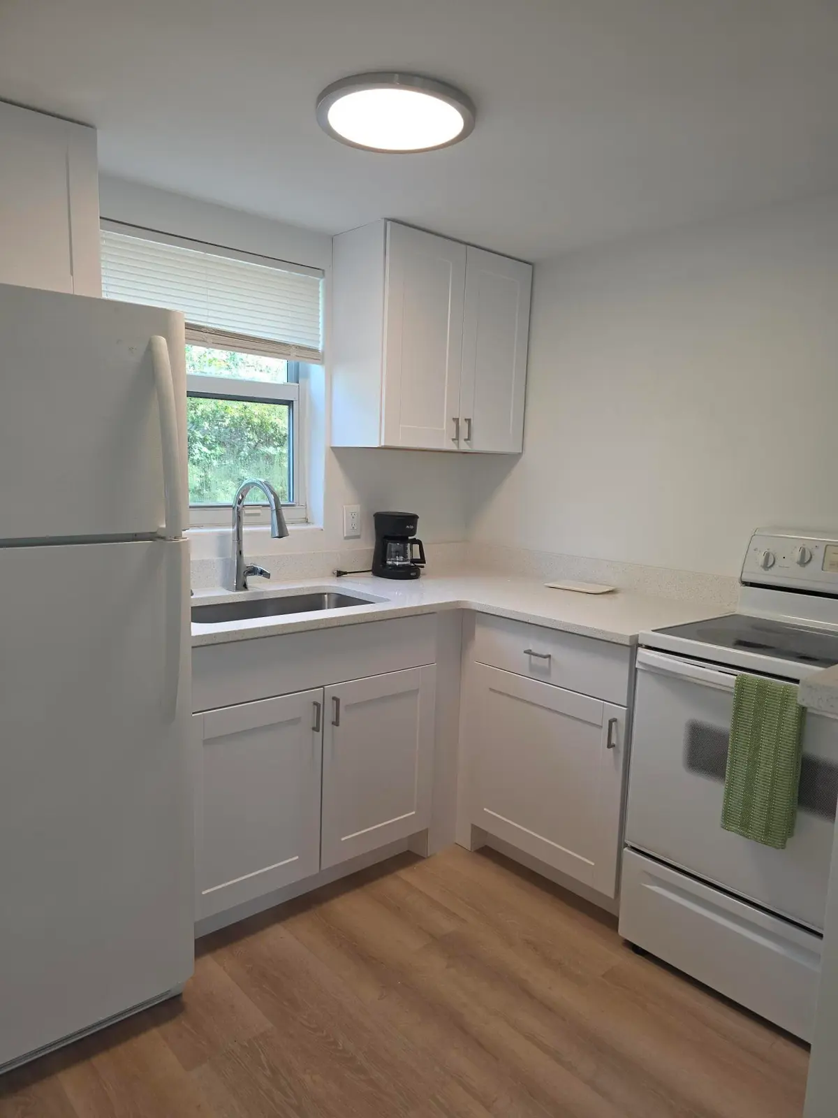 Full Kitchen at 911 N Federal Highway 102, Lake Worth Beach