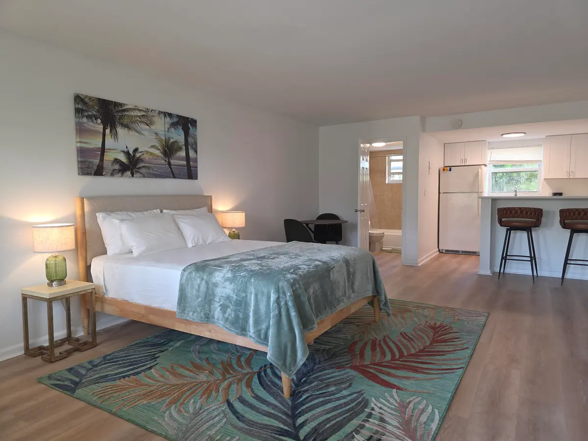 Studio at 911 N Federal Highway 102, Lake Worth Beach