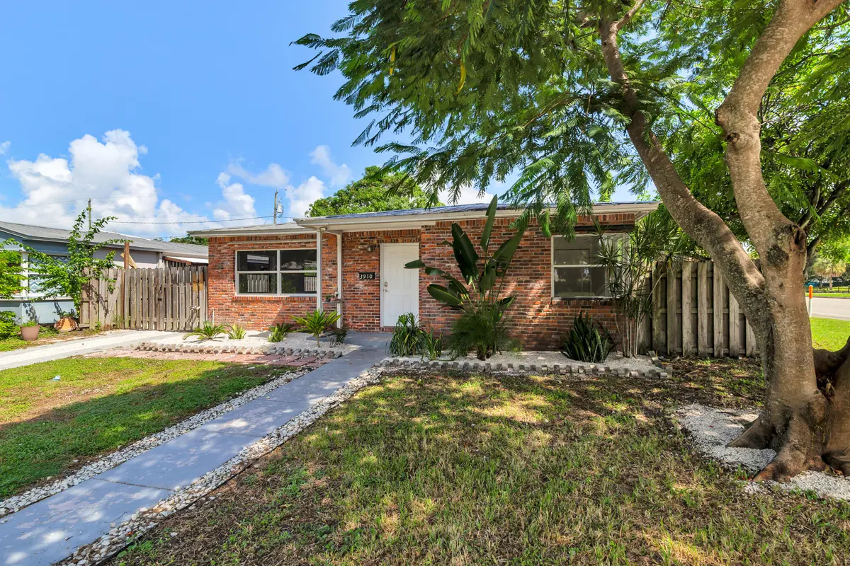 Front at 3910 Merrill Avenue, West Palm Beach