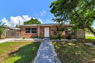 3910 Merrill Avenue, West Palm Beach – Single Family Residence for rent