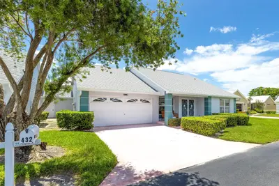 432 NW Sherry Lane, Port St. Lucie – Single Family Residence for sale