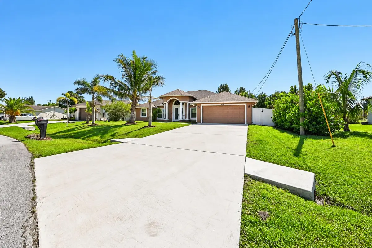 1586 SW CALMAR Avenue, Port St. Lucie, FL – photo 2