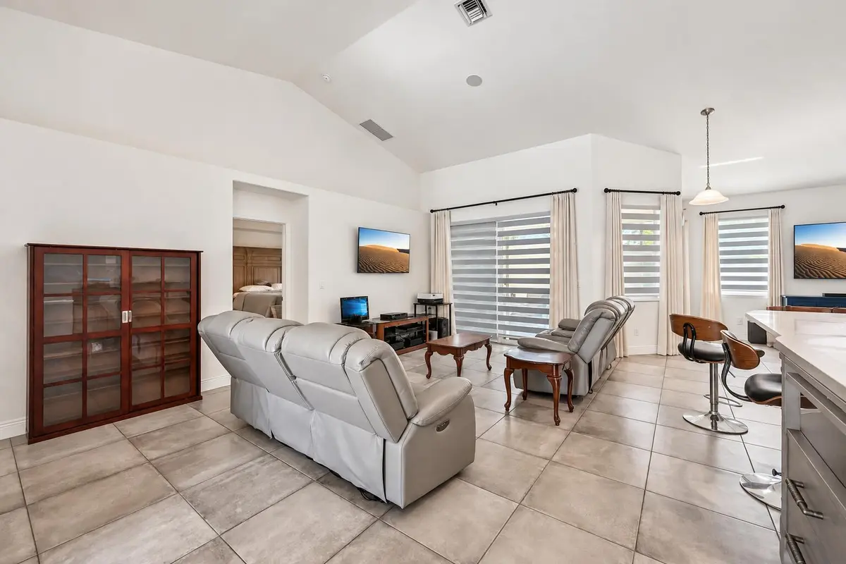 1586 SW CALMAR Avenue, Port St. Lucie, FL – photo 6