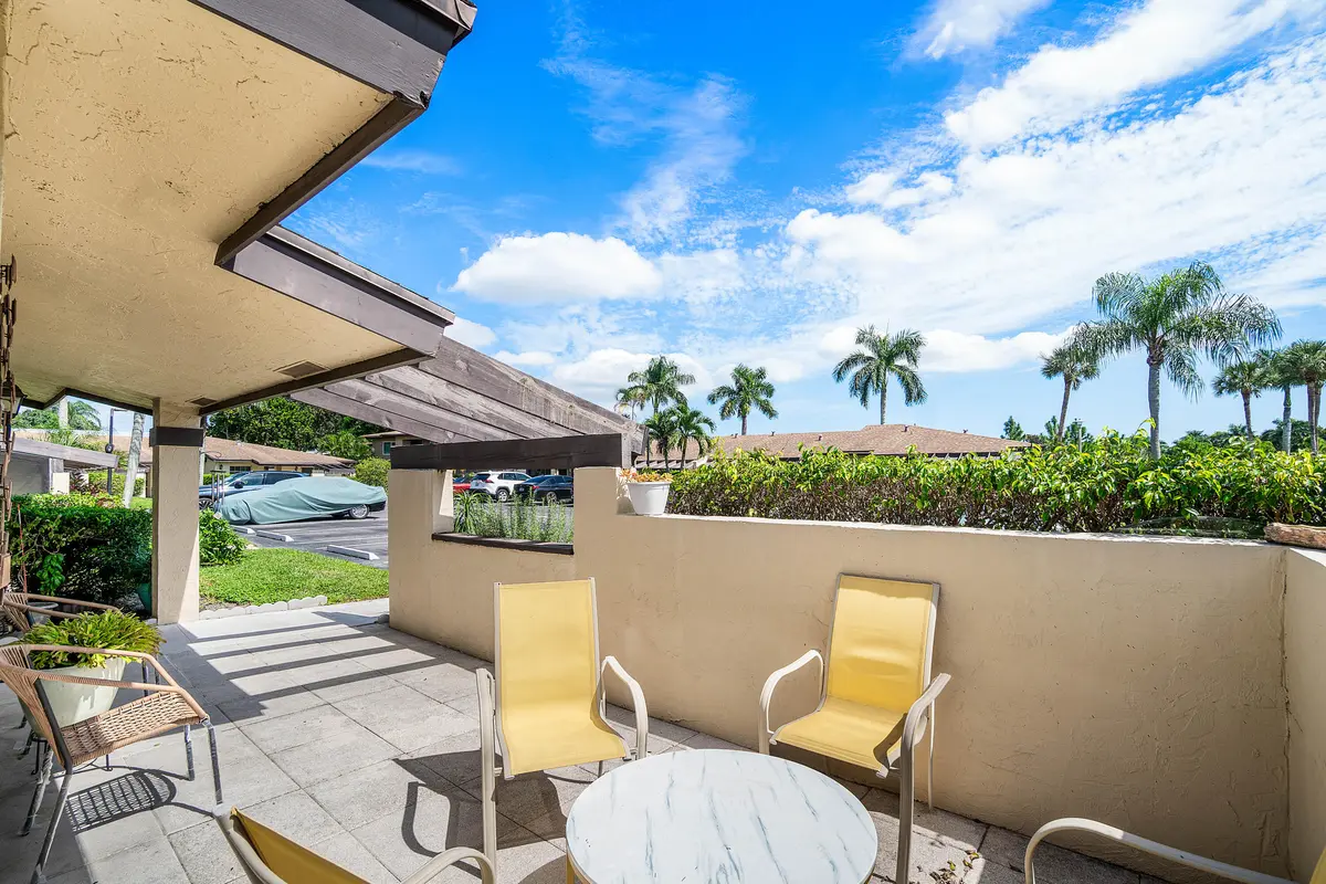 FRONT PATIO at 13837 VIA AURORA A, Delray Beach