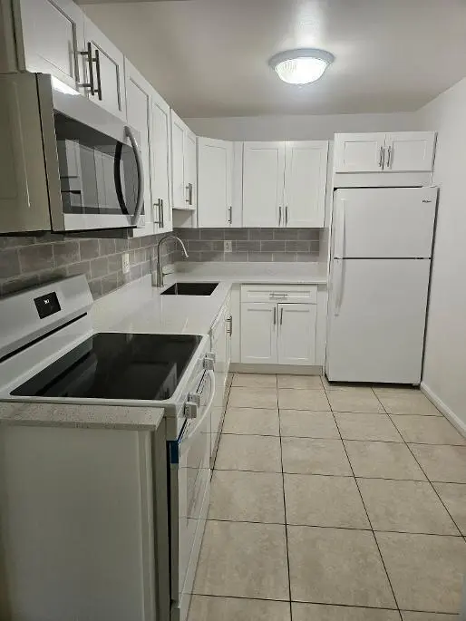 dp12 at 959 SE 2ND Avenue 210, Deerfield Beach