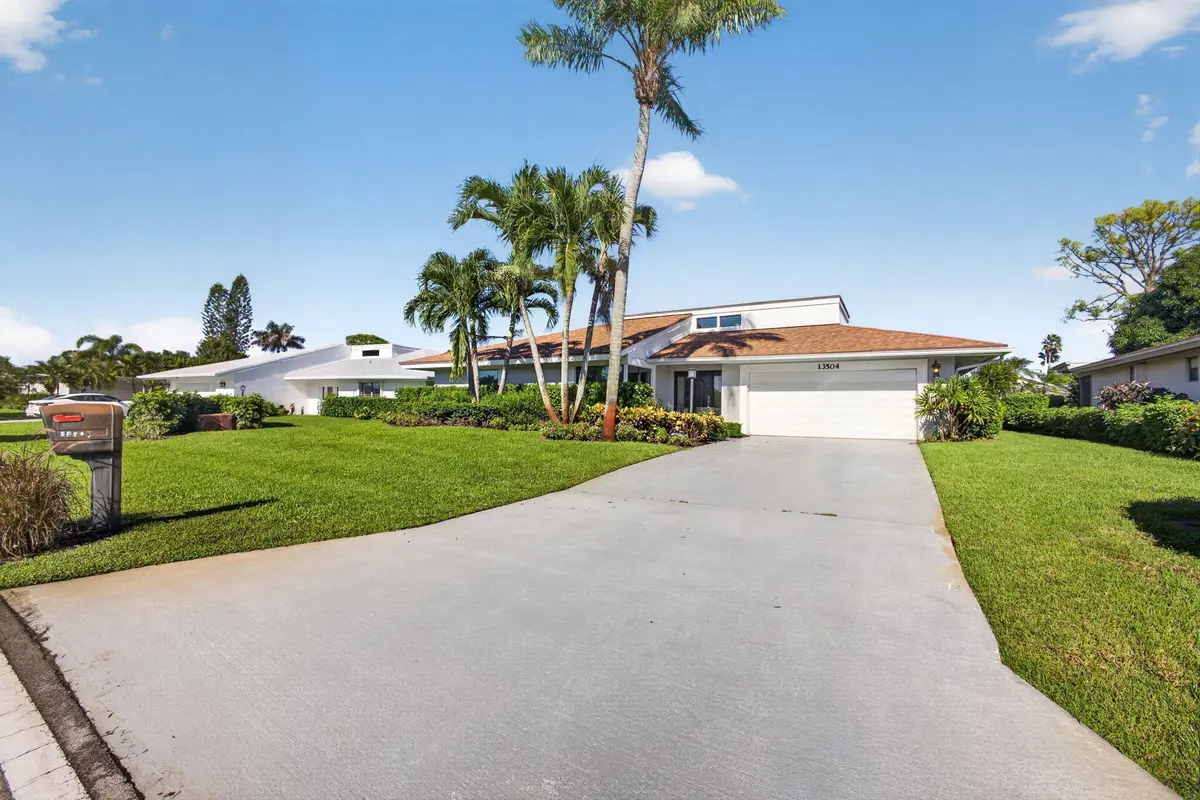 1-web-or-mls-5D1A1440 at 13504 Crosspointe Drive, Palm Beach Gardens