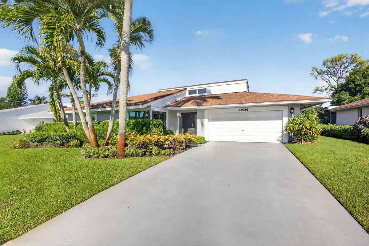 4-web-or-mls-5D1A1455 at 13504 Crosspointe Drive, Palm Beach Gardens