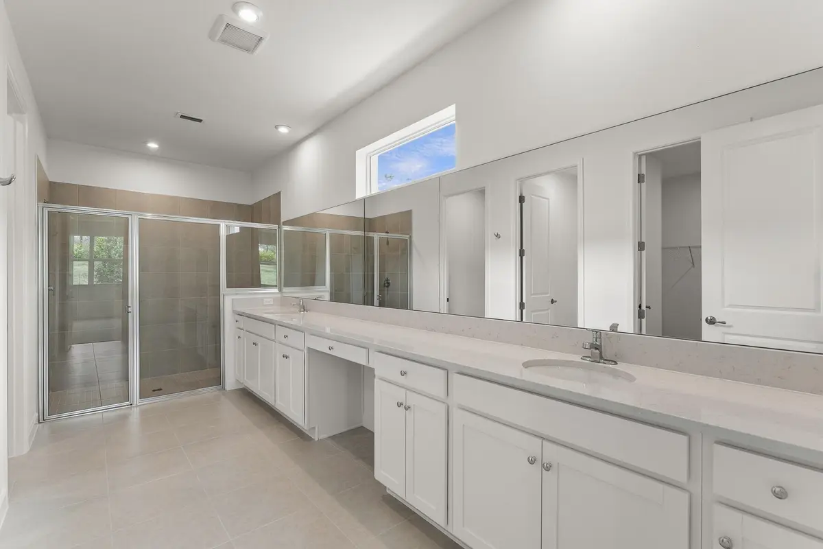US_SEF_CLARION_LOT 232_OWNERS BATH at 11944 SW Pantone Street, Port St. Lucie