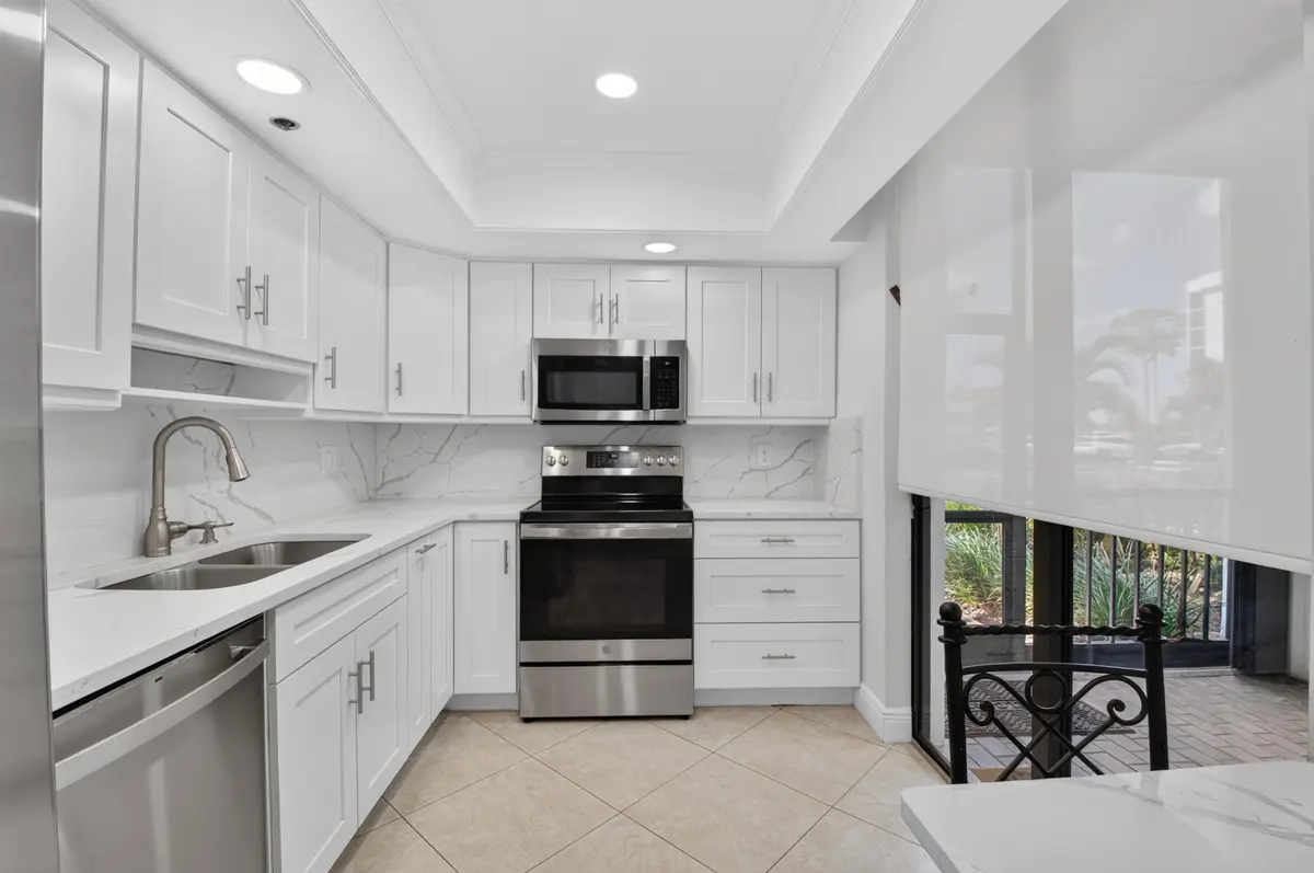 Kitchen at 7786 Lakeside Boulevard 614, Boca Raton