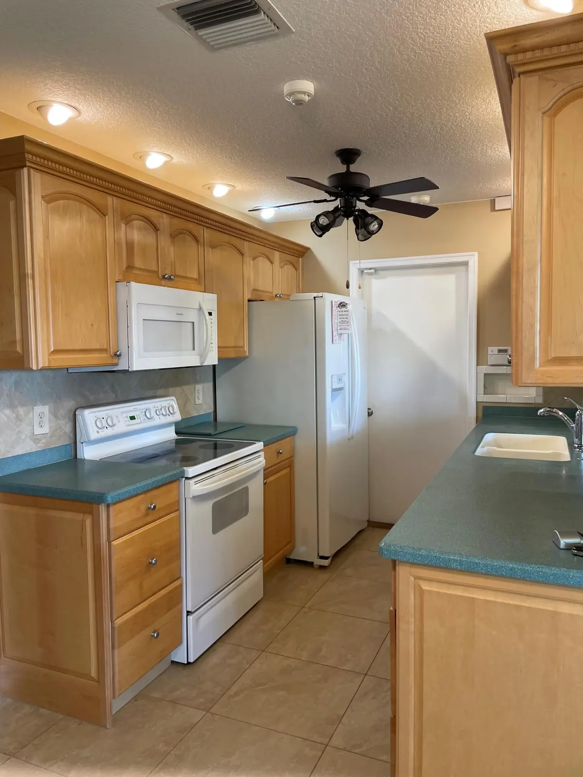 tim kitchen close at 6347 Timberlakes Way, Delray Beach