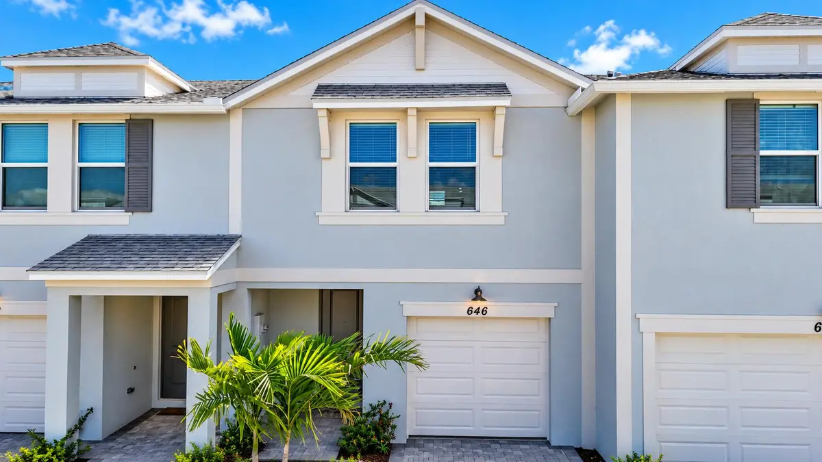 front 856b30553380 at 646 SALISBURY Circle, Fort Pierce