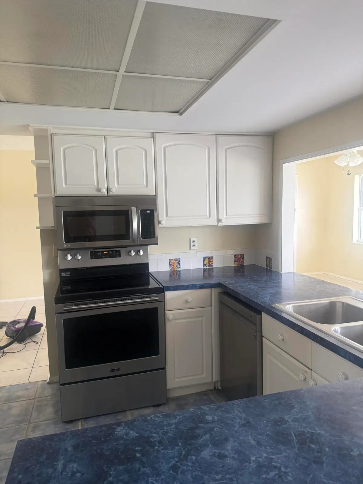 IMG_3557-preview 2 at 639 SE HARBORVIEW Drive, Port St. Lucie