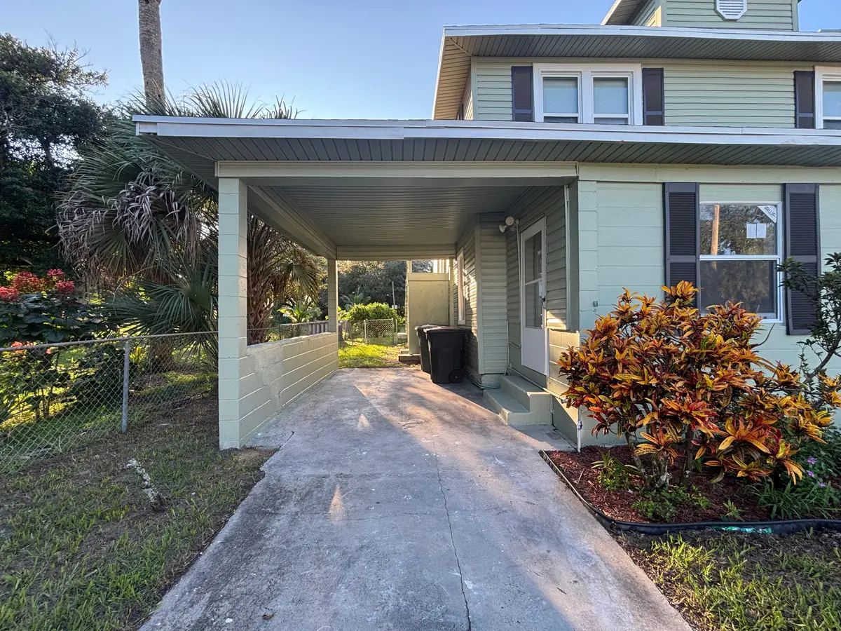 FF0F8B2E-35F1-4C37-84EF-5A6D4F58EC56 at 319 N 11TH Street, Fort Pierce