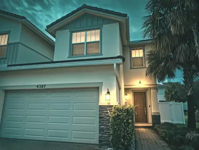 4387 Veleiros Avenue, Deerfield Beach – Townhouse for sale